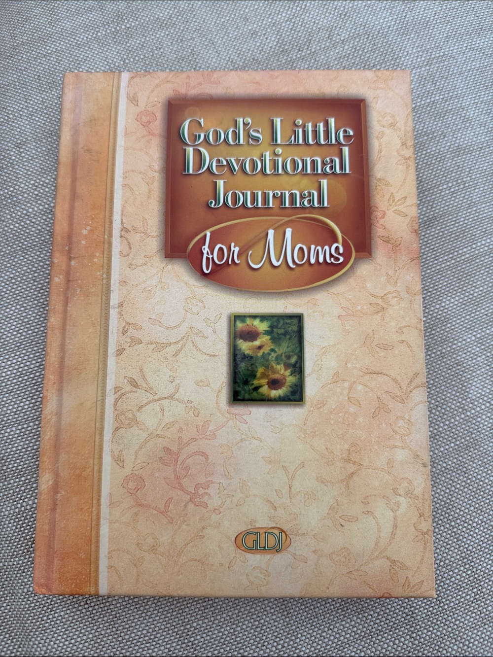 God's Little Devotional Journal for Moms - Peach Floral Cover